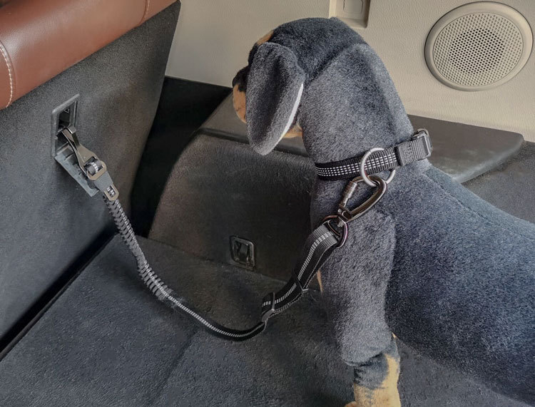 Pet Supplies Dog Reflective Buffer Retractable Car Seat Belt - Image 4